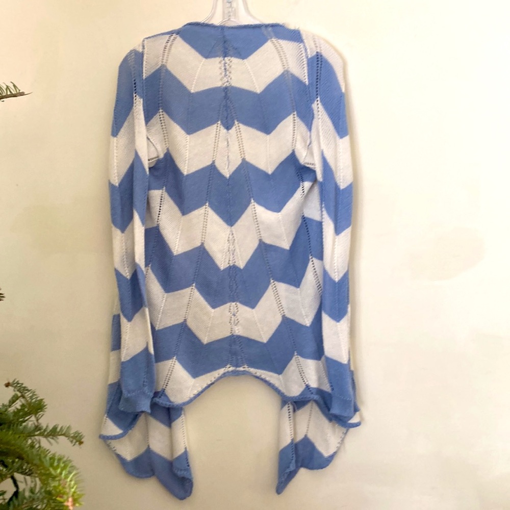 Pretty Cardigan - Picture 3 of 5
